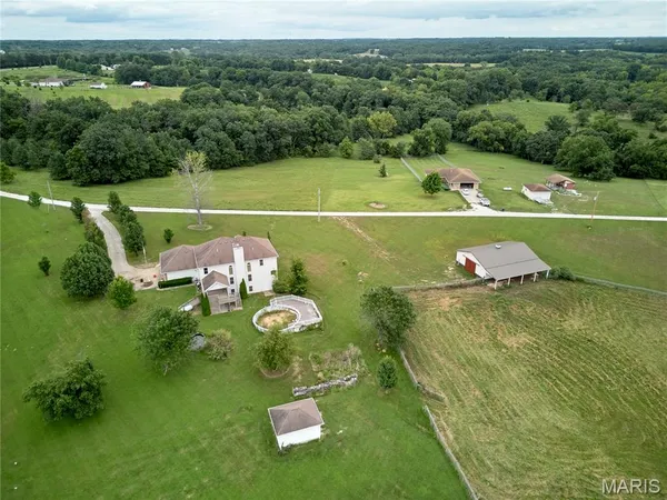 $629,900 | 51 Fox Hollow Lane, Eolia, MO 63344