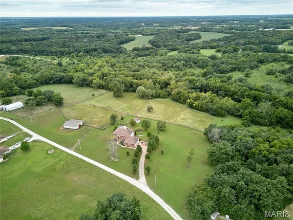 $629,900 | 51 Fox Hollow Lane, Eolia, MO 63344