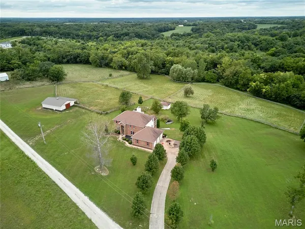 $629,900 | 51 Fox Hollow Lane, Eolia, MO 63344