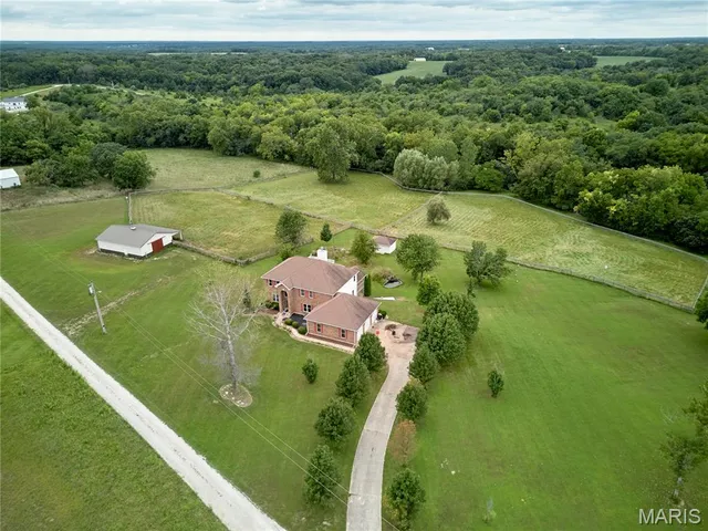 $629,900 | 51 Fox Hollow Lane, Eolia, MO 63344