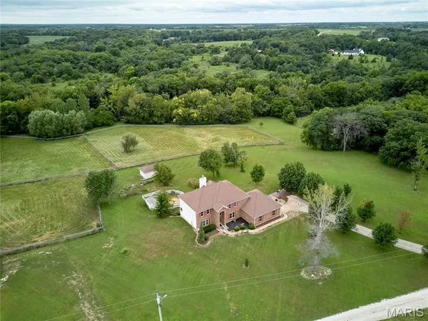 $629,900 | 51 Fox Hollow Lane, Eolia, MO 63344