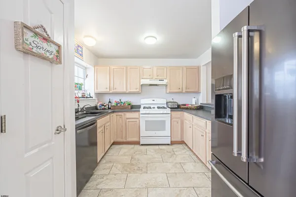 $649,000 | 72 Sailfish Drive, Brigantine, NJ 08203