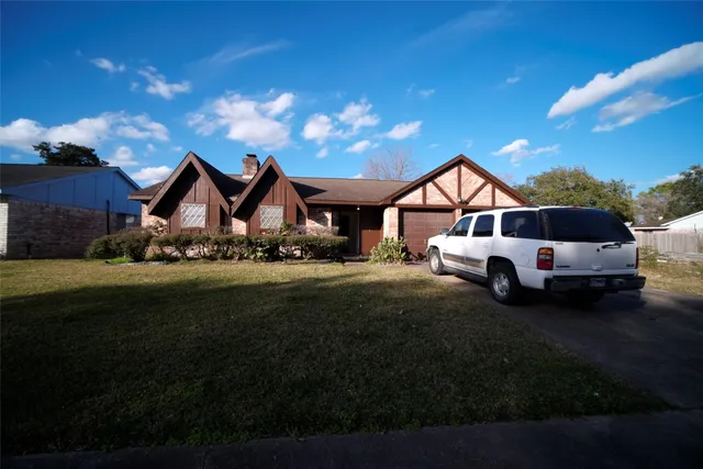 $2,100 | 12510 Bexley Drive, Houston, TX 77099