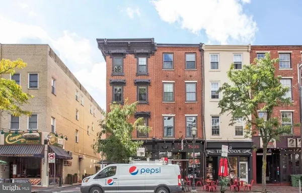 $1,800 | 216-18 Market Street, Unit 3, Philadelphia, PA 19106