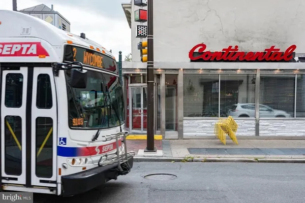 $1,800 | 216-18 Market Street, Unit 3, Philadelphia, PA 19106