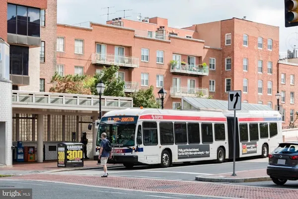 $1,800 | 216-18 Market Street, Unit 3, Philadelphia, PA 19106