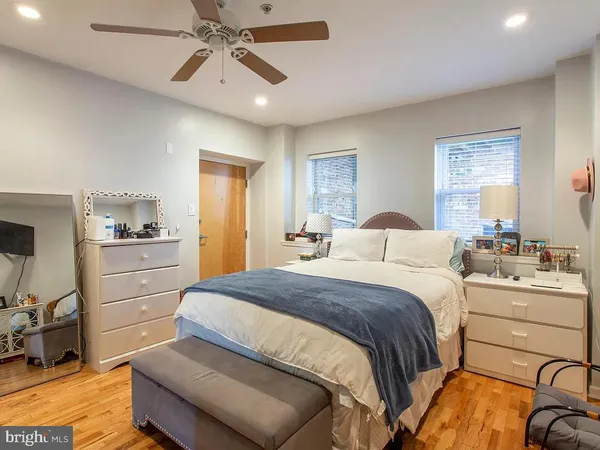 $1,800 | 216-18 Market Street, Unit 3, Philadelphia, PA 19106