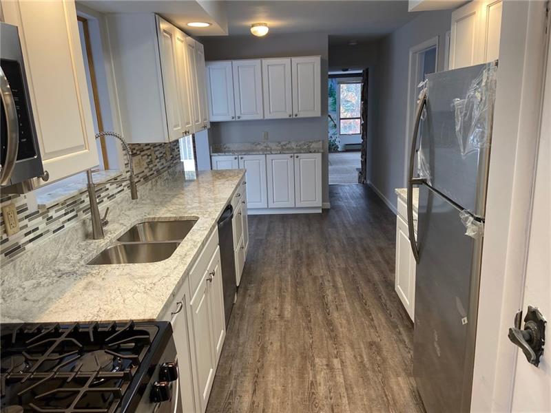 300 Woodcroft Road Baden, PA 15005 - Photo 4 of 17