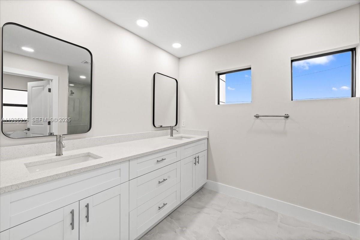 3202 Southwest 8th Street Lehigh Acres, FL 33976 - Photo 11 of 21 MASTER BATHROOM