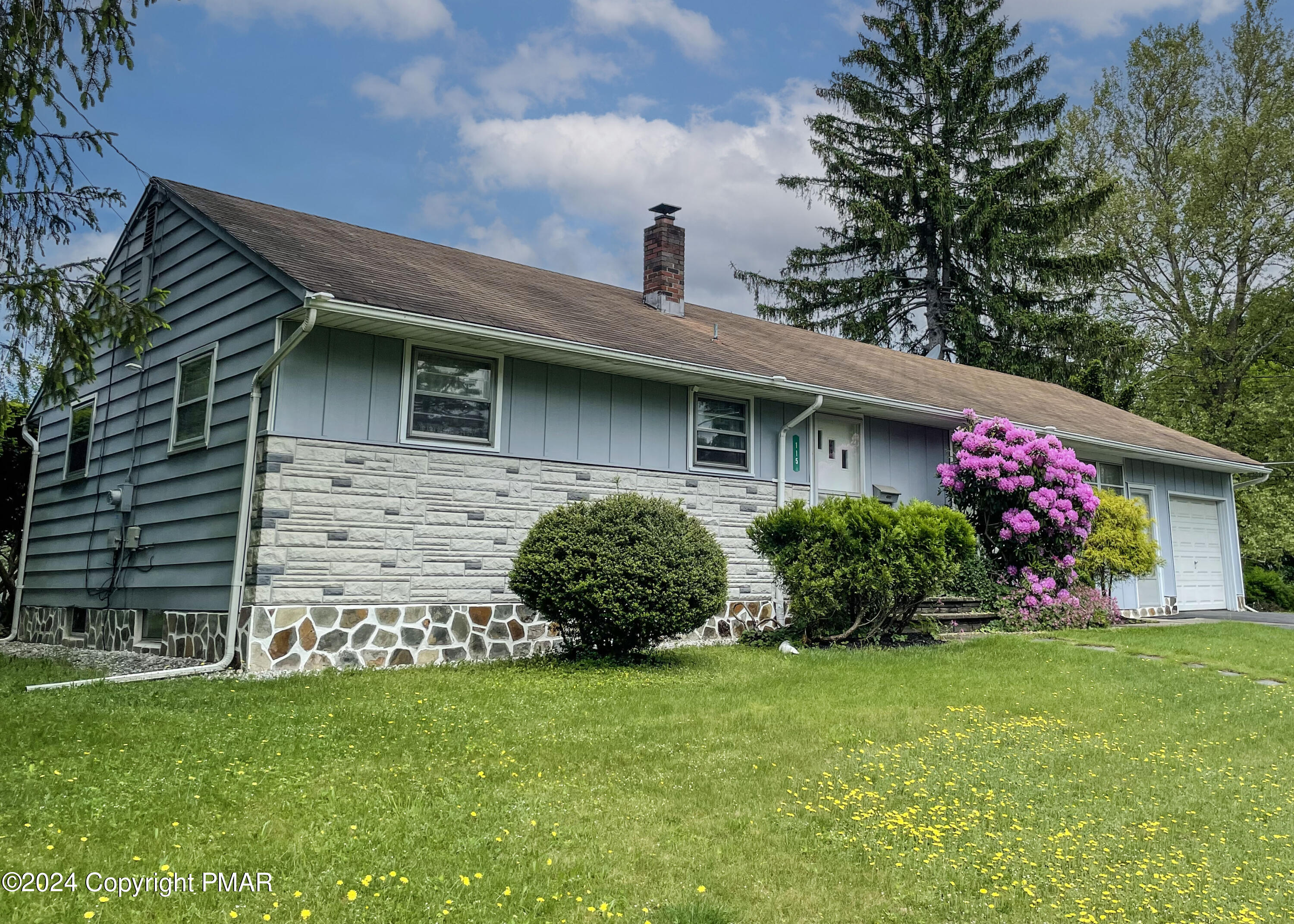 115 Hemlock Road Stroudsburg, PA 18360 - Photo 1 of 44 1 Photos From Seller (6) x