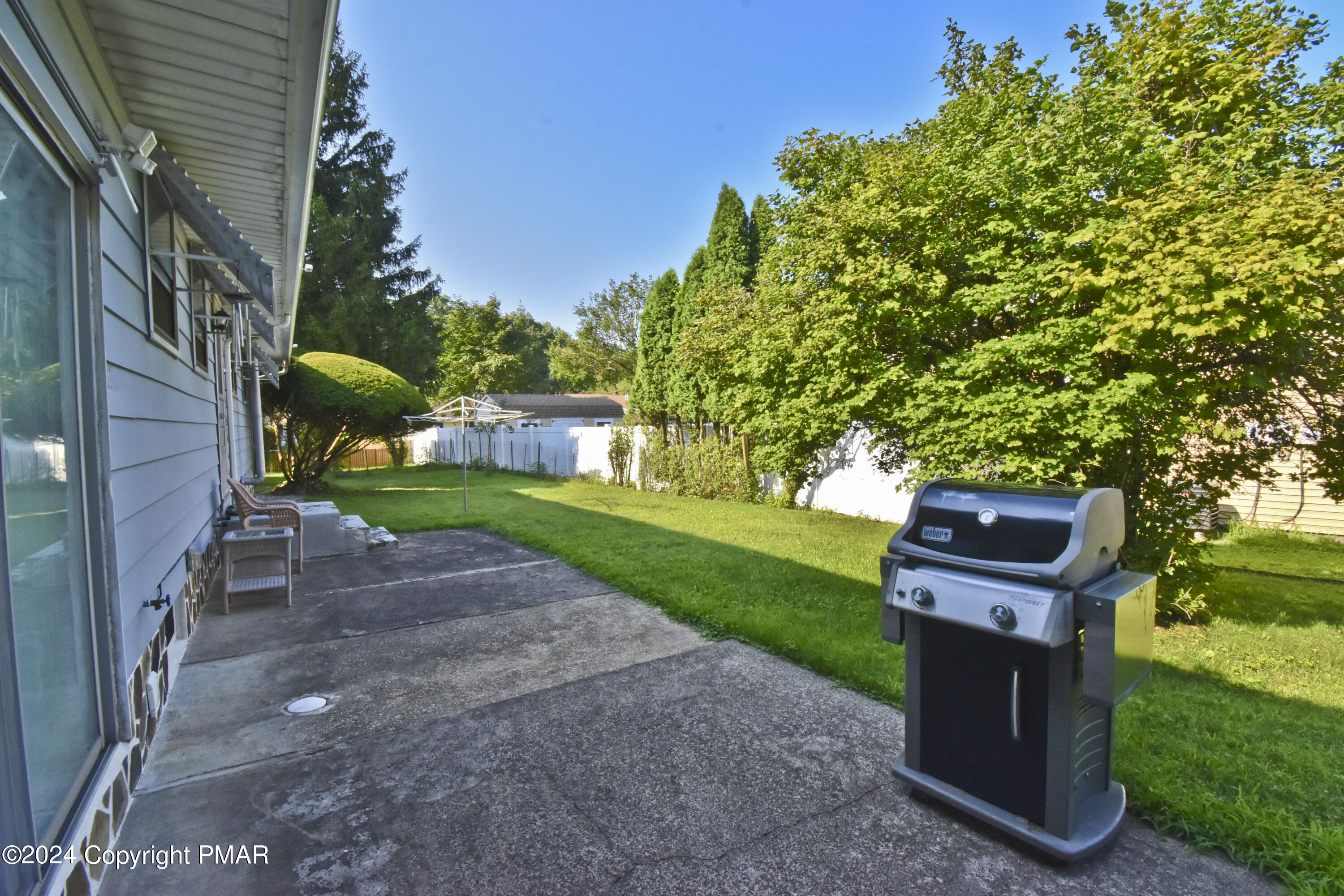 115 Hemlock Road Stroudsburg, PA 18360 - Photo 33 of 44 10 Back (5)