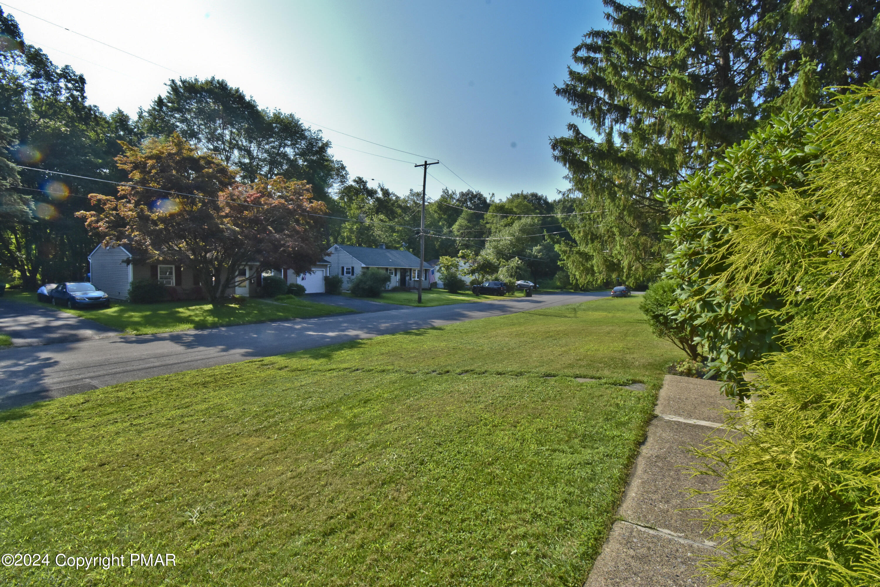 115 Hemlock Road Stroudsburg, PA 18360 - Photo 34 of 44 11 Front