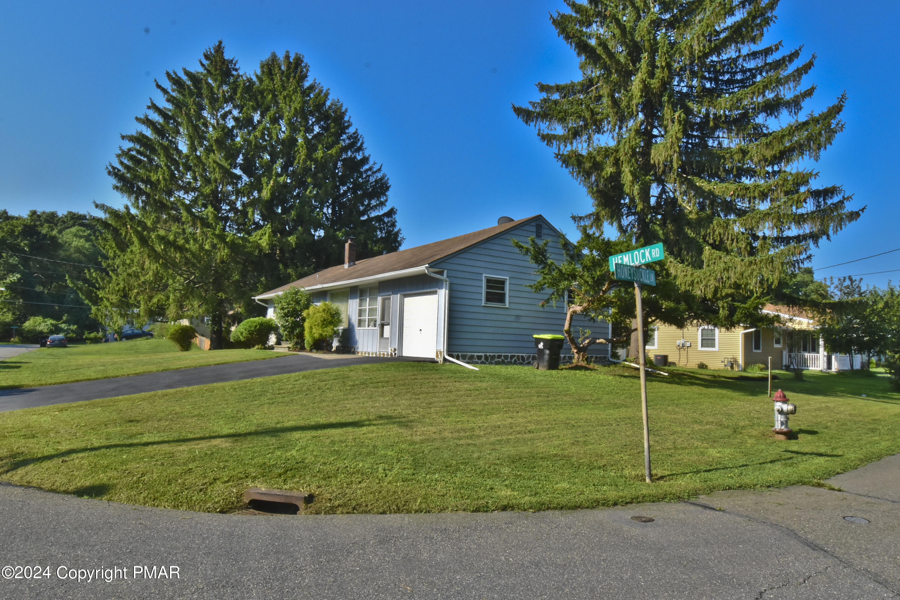 115 Hemlock Road Stroudsburg, PA 18360 - Photo 37 of 44 12 Corner Lot (2) x