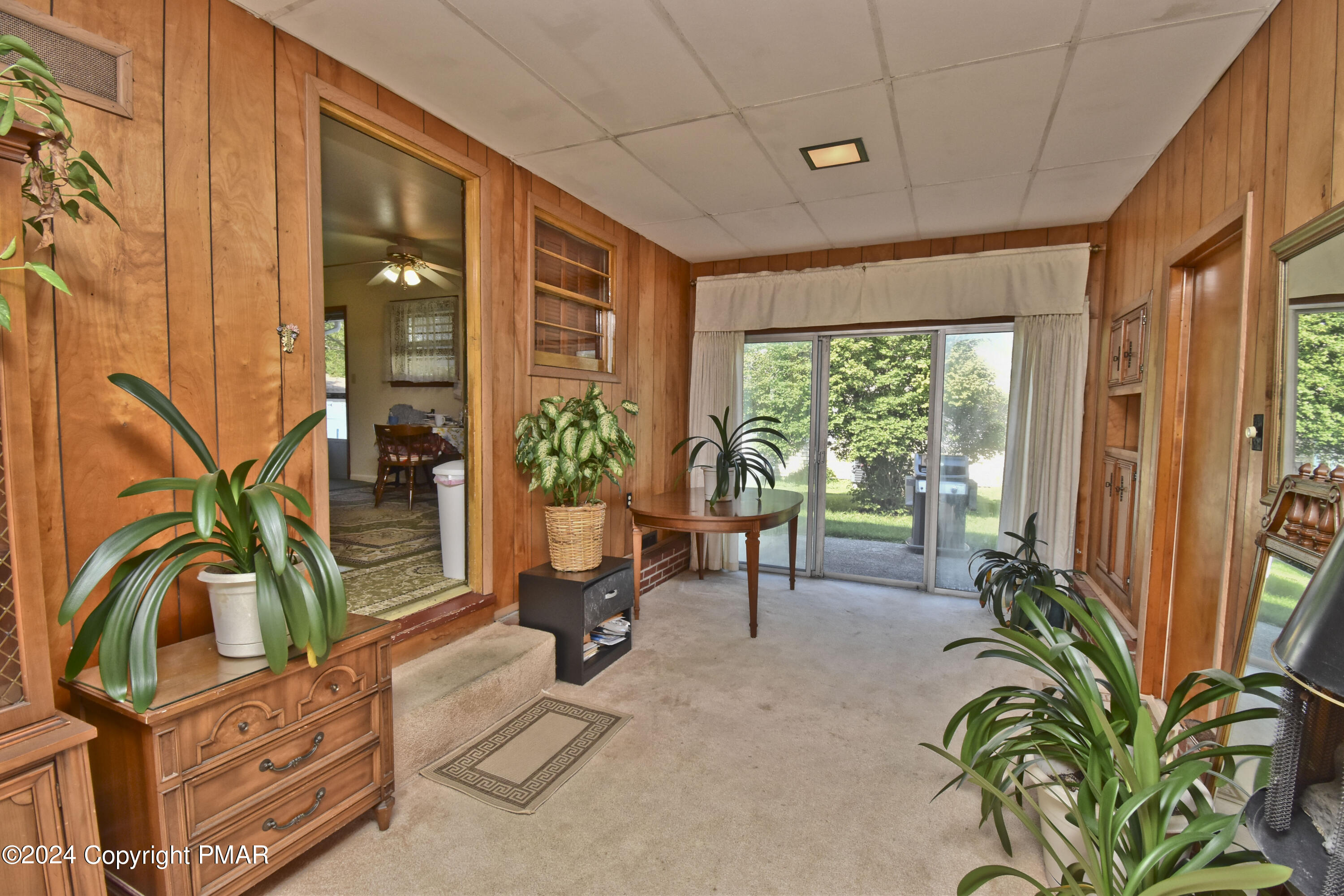 115 Hemlock Road Stroudsburg, PA 18360 - Photo 9 of 44 4 Breezeway (2)
