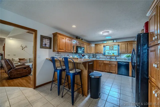 $315,000 | 23380 Redwing Lane, Lebanon, MO 65536