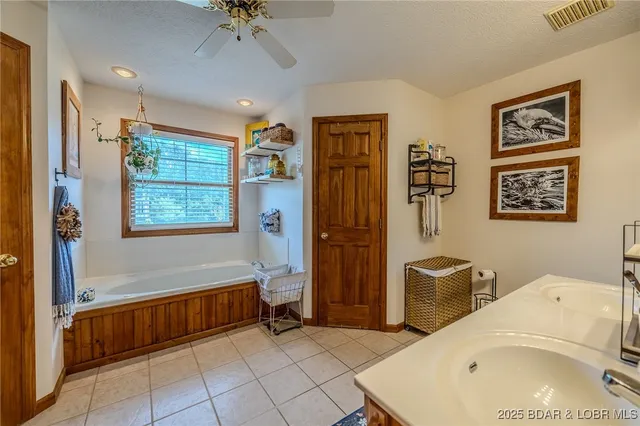 $315,000 | 23380 Redwing Lane, Lebanon, MO 65536