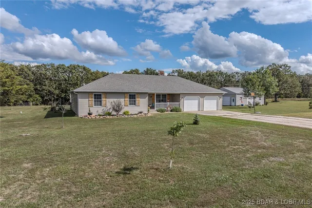 $315,000 | 23380 Redwing Lane, Lebanon, MO 65536