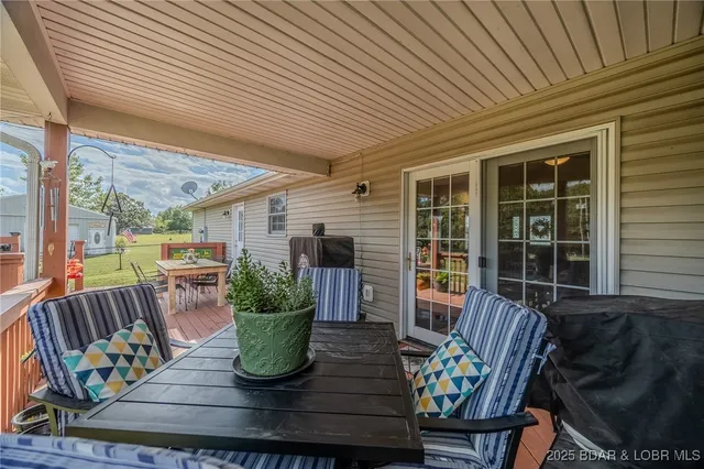 $315,000 | 23380 Redwing Lane, Lebanon, MO 65536