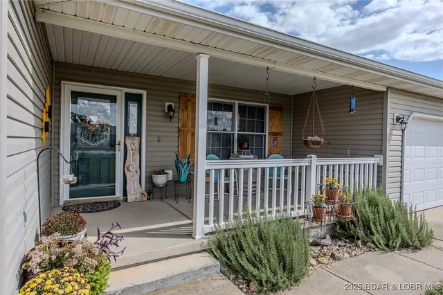 $315,000 | 23380 Redwing Lane, Lebanon, MO 65536