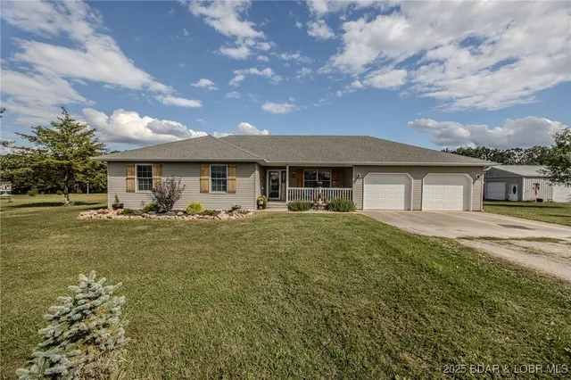 $315,000 | 23380 Redwing Lane, Lebanon, MO 65536