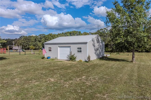 $315,000 | 23380 Redwing Lane, Lebanon, MO 65536