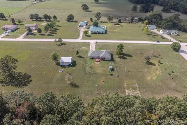 $315,000 | 23380 Redwing Lane, Lebanon, MO 65536