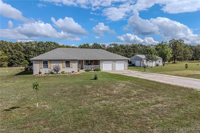 $315,000 | 23380 Redwing Lane, Lebanon, MO 65536