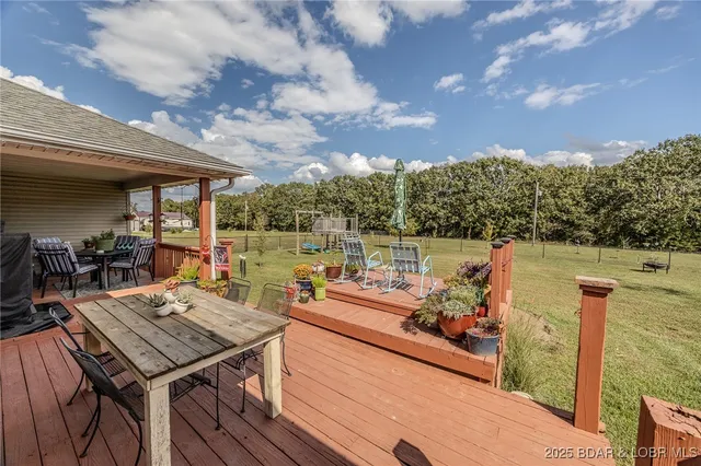 $315,000 | 23380 Redwing Lane, Lebanon, MO 65536