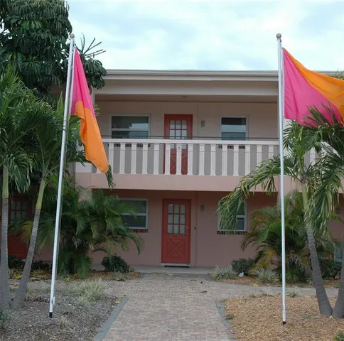 a view of a back yard of the house