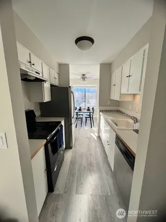$1,900 | 14510 124th Avenue Northeast, Unit B141, Kirkland, WA 98034
