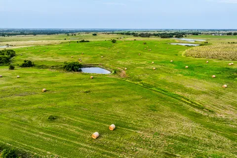 $1,150,000 | 3575 County Road 271, Moulton, TX 77975