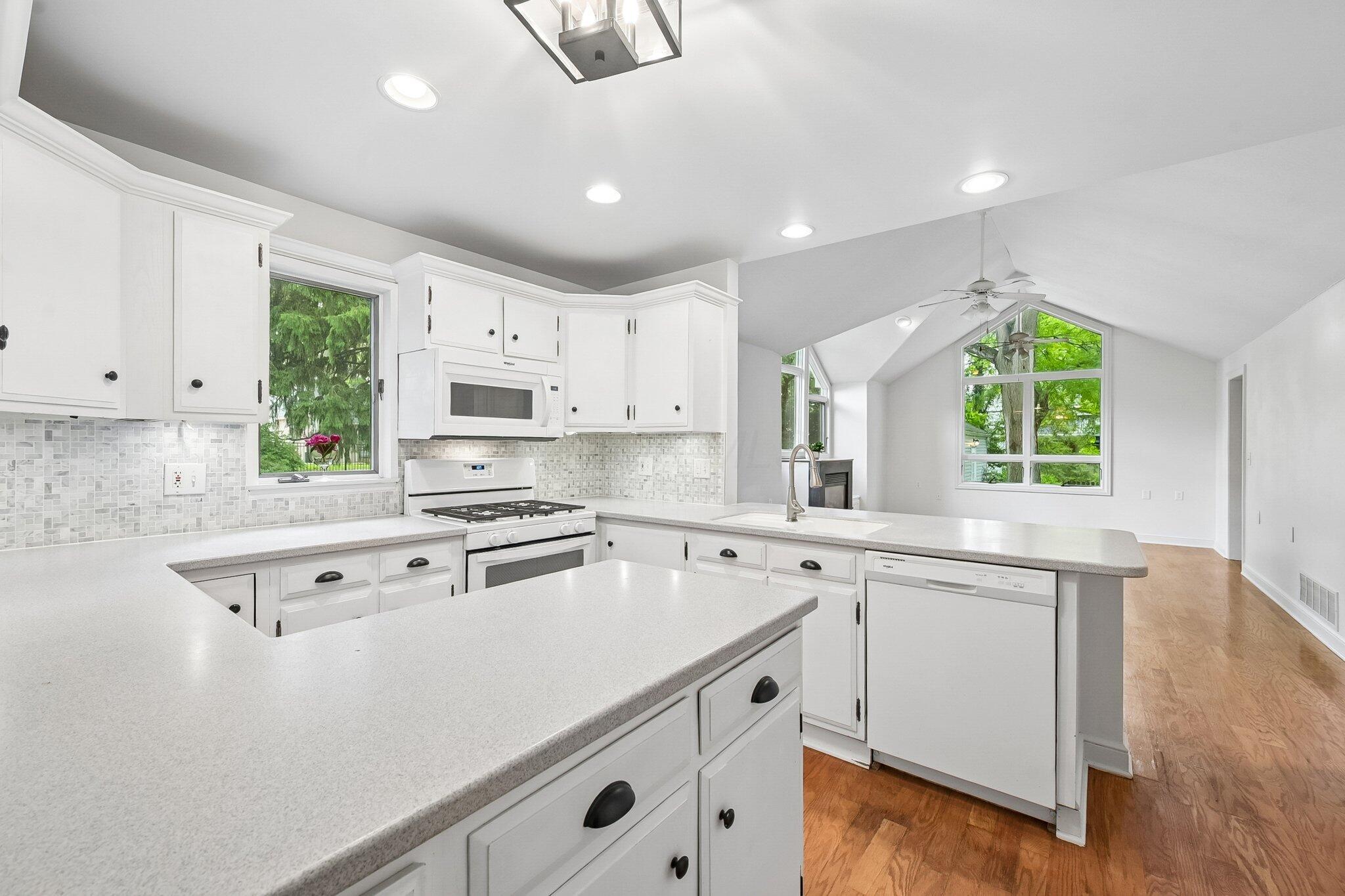 175 West Weisheimer Road Columbus, OH 43214 - Photo 9 of 59