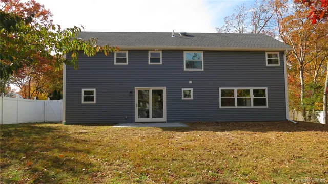a front view of house with yard