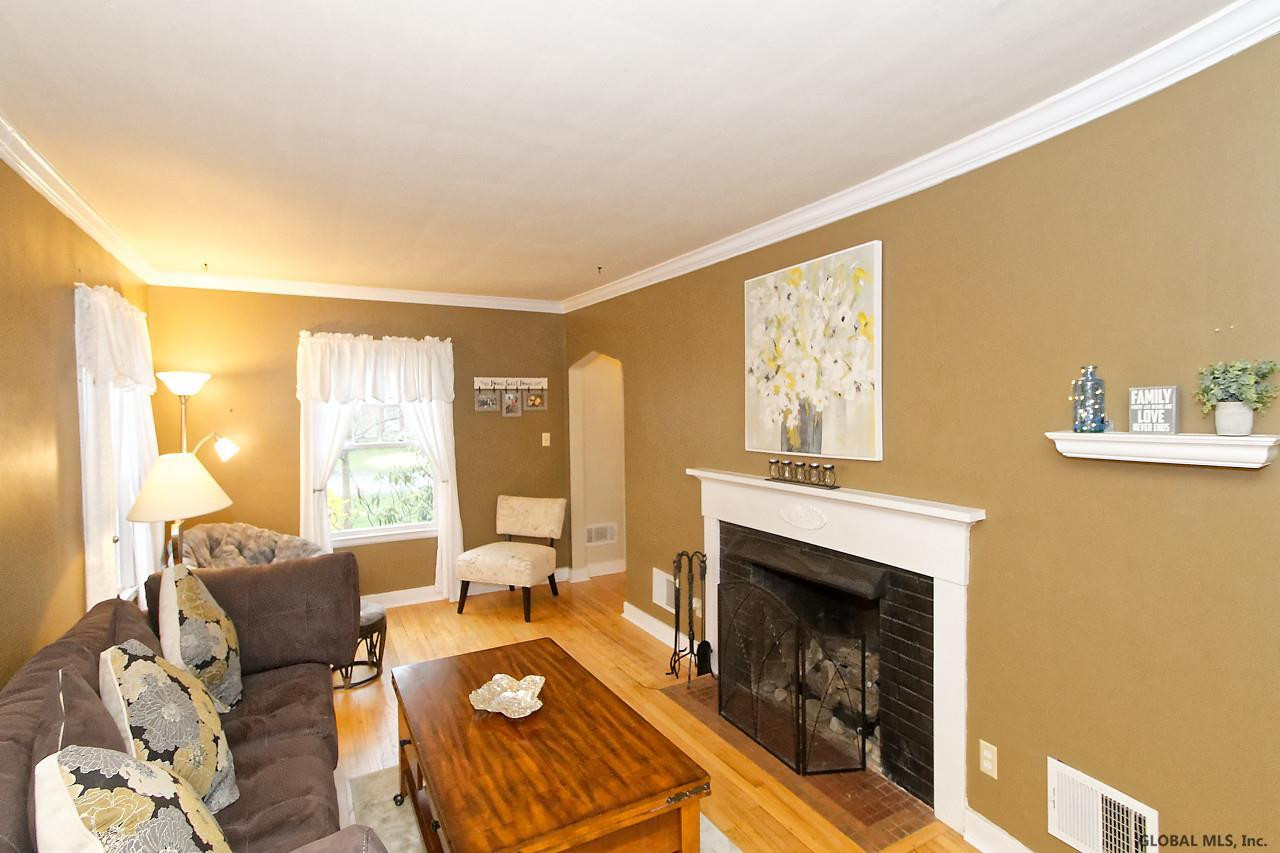 1356 Valencia Road Niskayuna, NY 12309 - Photo 12 of 34 Photo 12