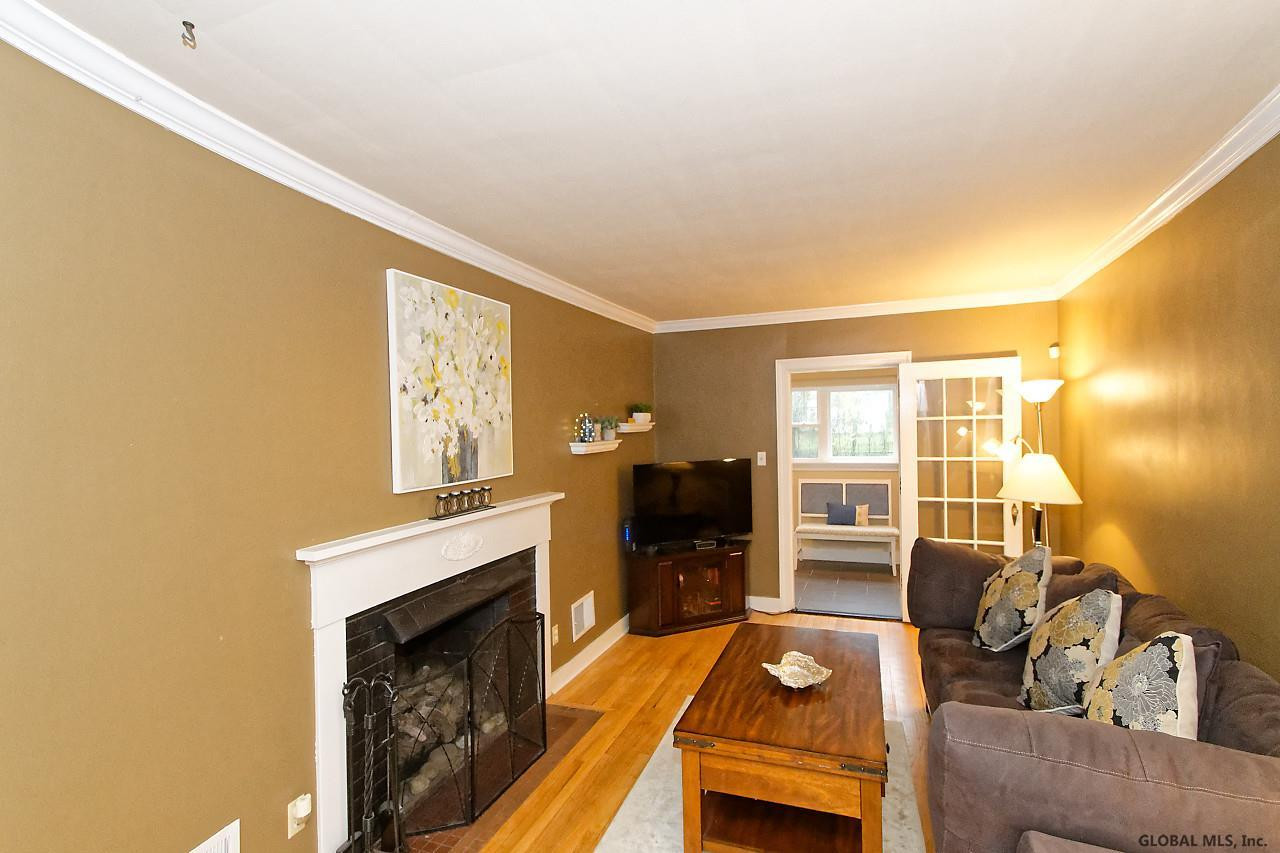 1356 Valencia Road Niskayuna, NY 12309 - Photo 14 of 34 Photo 14