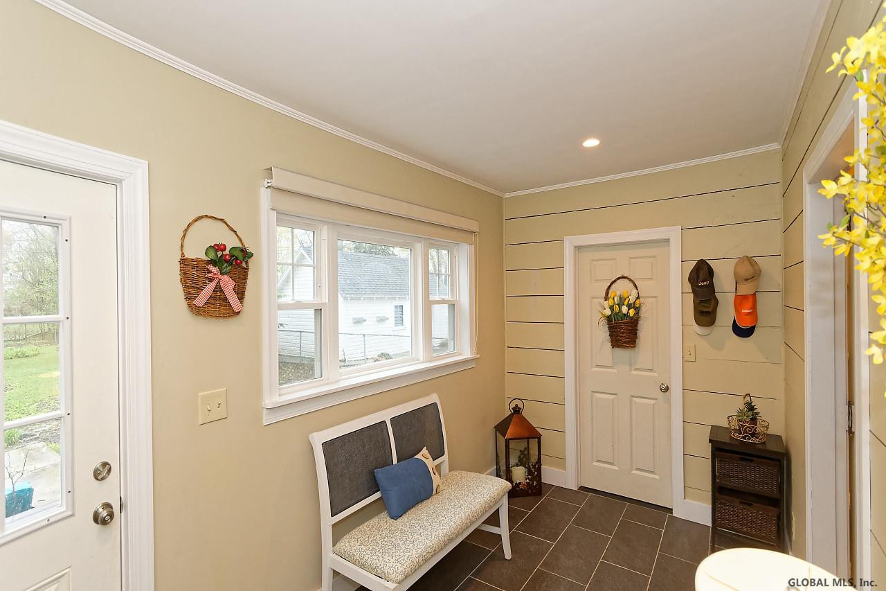 1356 Valencia Road Niskayuna, NY 12309 - Photo 15 of 34 Photo 15