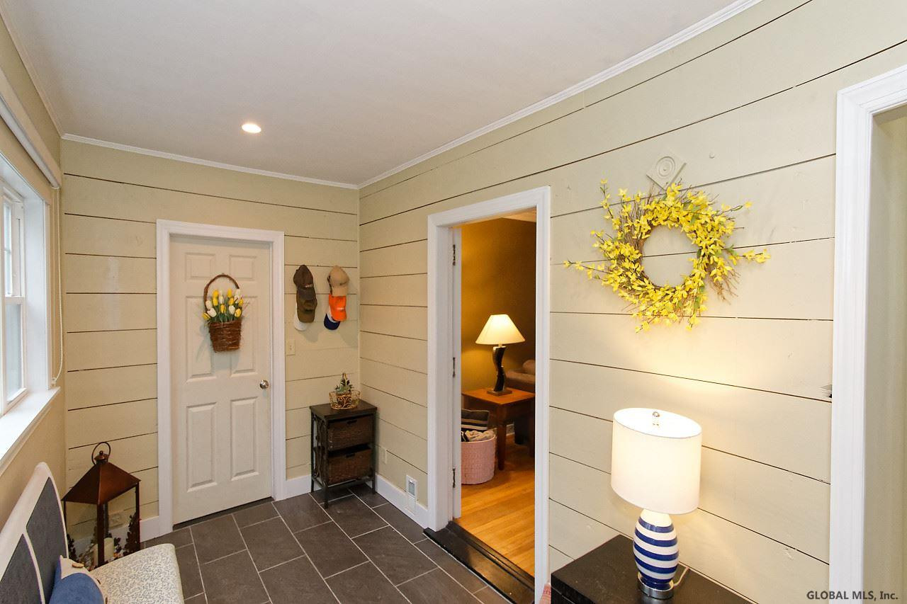 1356 Valencia Road Niskayuna, NY 12309 - Photo 16 of 34 Photo 16