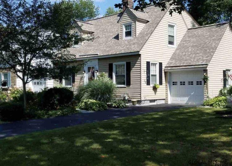 1356 Valencia Road Niskayuna, NY 12309 - Photo 2 of 34 Photo 2