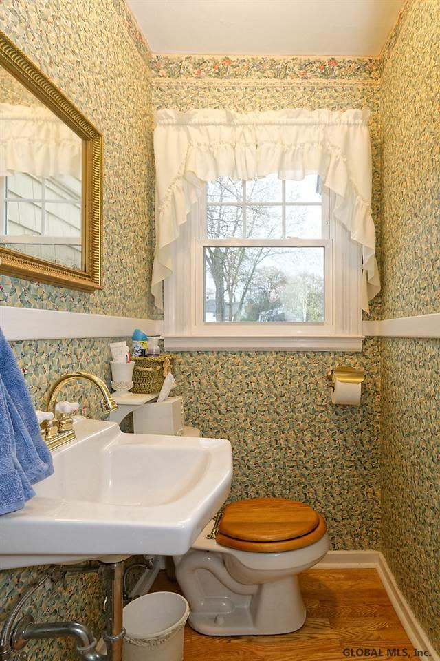 1356 Valencia Road Niskayuna, NY 12309 - Photo 27 of 34 Photo 27