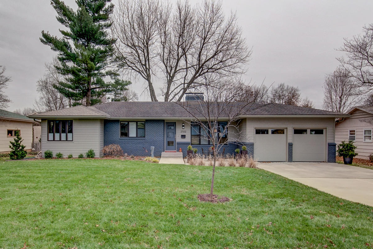 2702 E Crestview-57