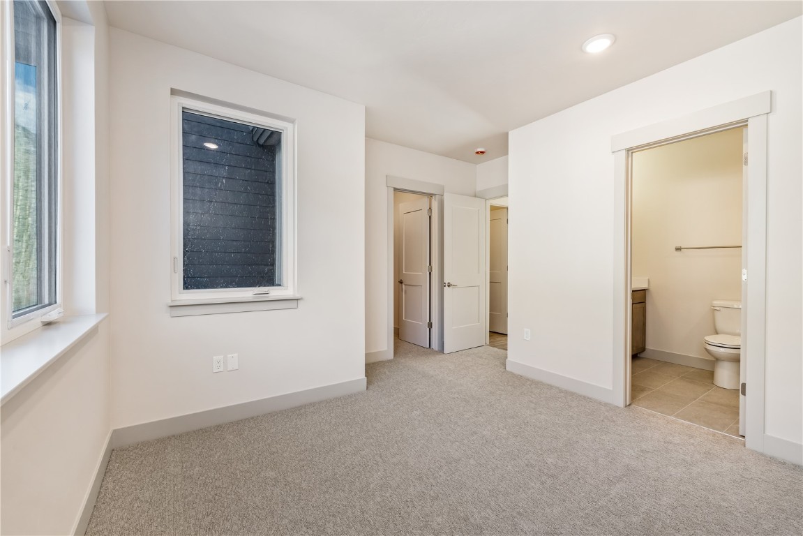 632 Montezuma Road, Unit C2 Keystone, CO 80435 - Photo 20 of 40 a view of empty room with a bathroom