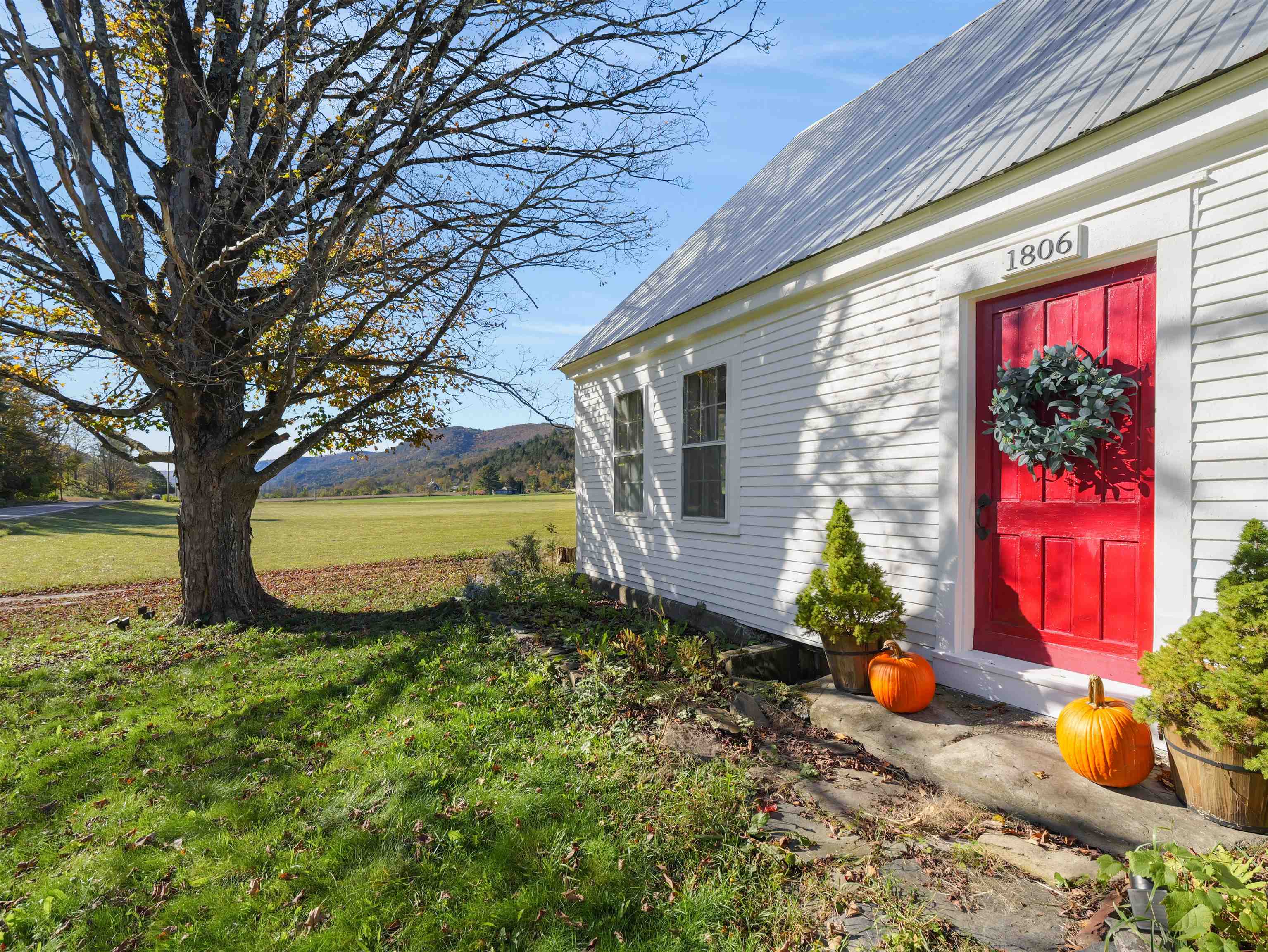 1806 Vermont Rte 100 Rochester, VT 05767 - Photo 4 of 56