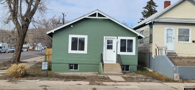 $235,000 | 623 West Buffalo Street, Rawlins, WY 82301