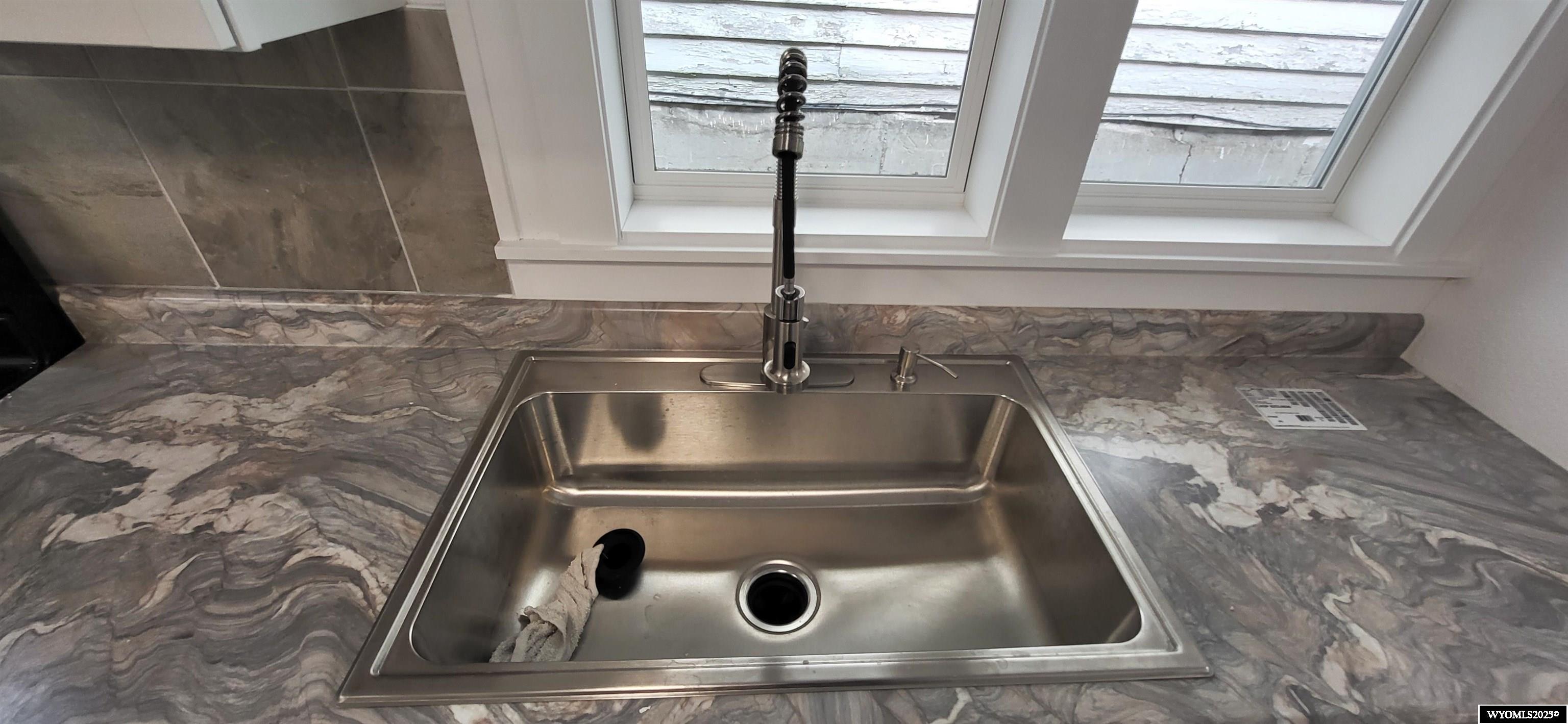 623 West Buffalo Street Rawlins, WY 82301 - Photo 19 of 36