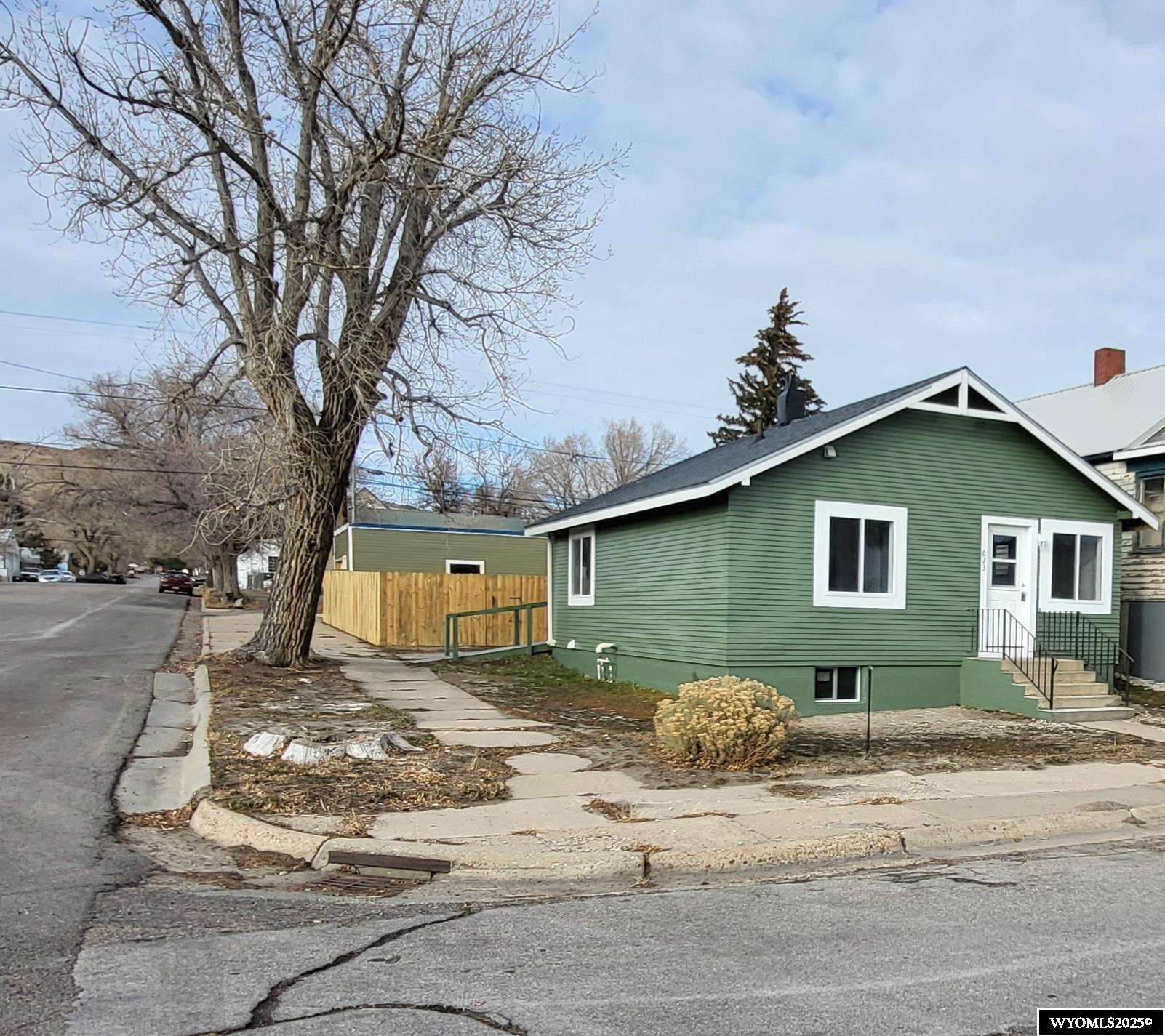 623 West Buffalo Street Rawlins, WY 82301 - Photo 5 of 36