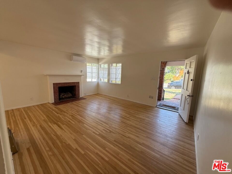 3237 Midvale Avenue Los Angeles, CA 90034 - Photo 3 of 20