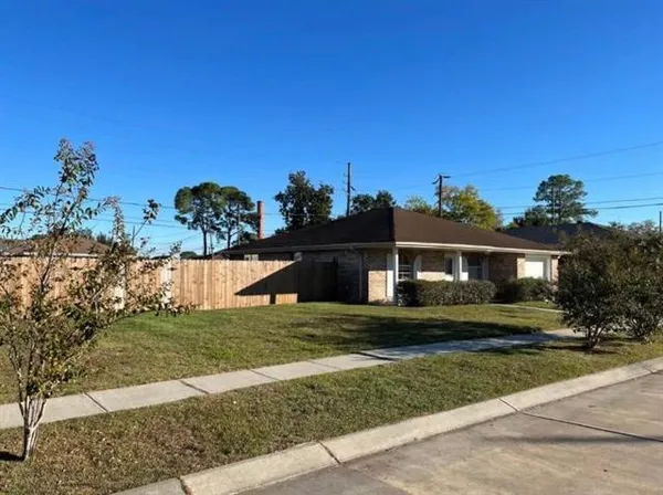 $219,000 | 2401 Creely Drive, Chalmette, LA 70043