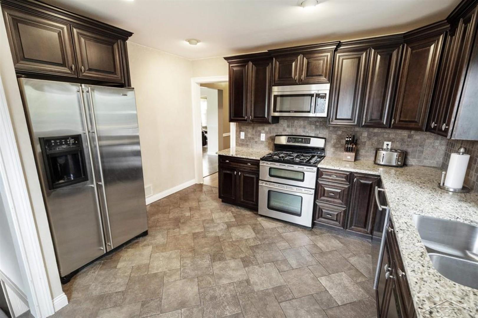 2325 North Center Road Saginaw, MI 48603 - Photo 8 of 29 50176391-0f73b689-a732-4e09-bf17-8f6d3901ae51.JPG