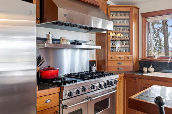 $899,000 | 12504 North Fairview Road, Mead, WA 99021