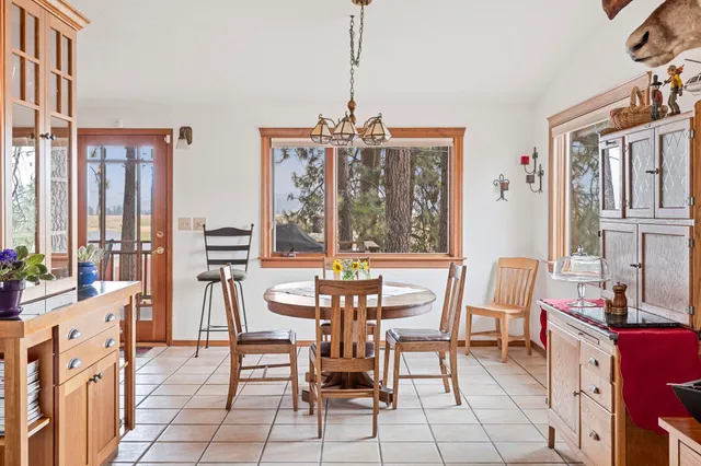 $899,000 | 12504 North Fairview Road, Mead, WA 99021